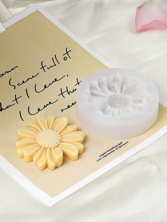 Silicone%20Daisy%20Candle%20Mold%20%E2%80%93%20Sunflower%20Flower%20Mold%20for%20Candle,%20Soap,%20Resin,%20Chocolate%20&%20DIY%20Craft%20-%20Image%208