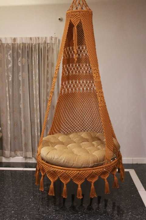 Hanging%20Swing%20or%20Dolna%20-%20Image%202