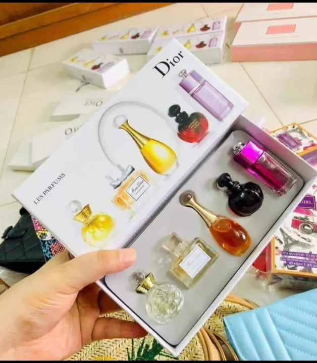 Dior%20Perfume%20Miniature%205%20in%201%20Collection%20Gift%20Set%20for%20Women%20-%20Image%204