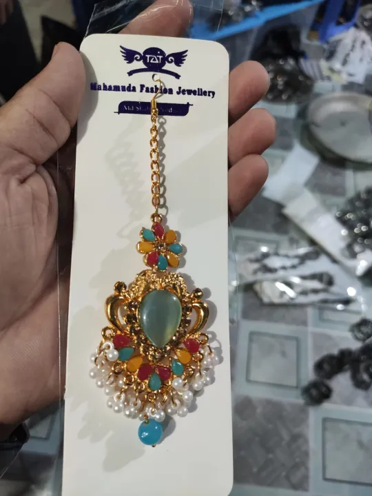 Indian%20Tikli%20Metal%20Jewelry%20for%20Women%20Vintage%20Style%20Fashion%20Accessory%20-%20Image%204