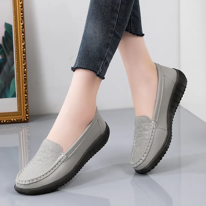 Women's%20Flat%20Shoes%202023%20Spring%20New%20Women%20Genuine%20Leather%20Shoes%20Non-slip%20Soft%20Bottom%20Loafers%20Slip%20on%20Moccasins%20Women%20Boat%20Shoes%20House%20Foocus%20-%20Image%205