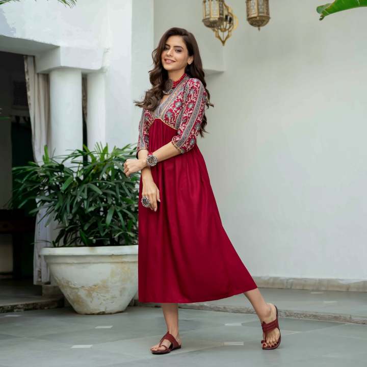 Maroon%20V%20Neck%20Gathered%20Dress%20(%20Full%20Stitch%20Dress%20)%20k49%20-%20Image%206