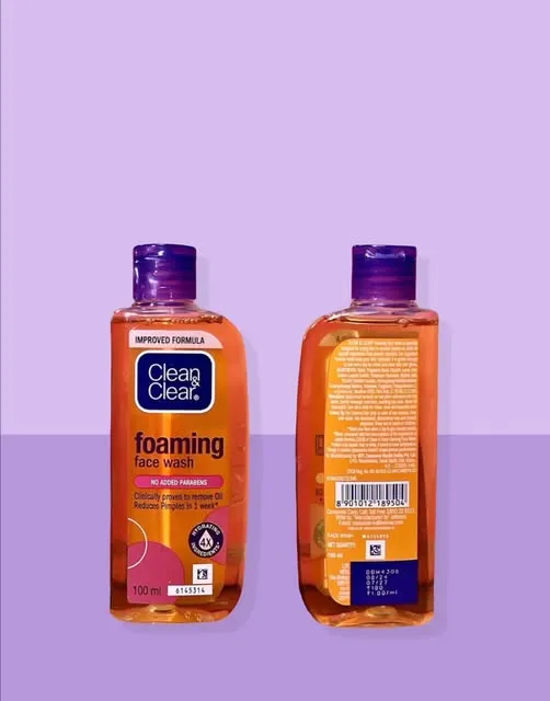 Clean%20&%20Clear%20Foaming%20Face%20Wash%20100ml%20-%20Image%202