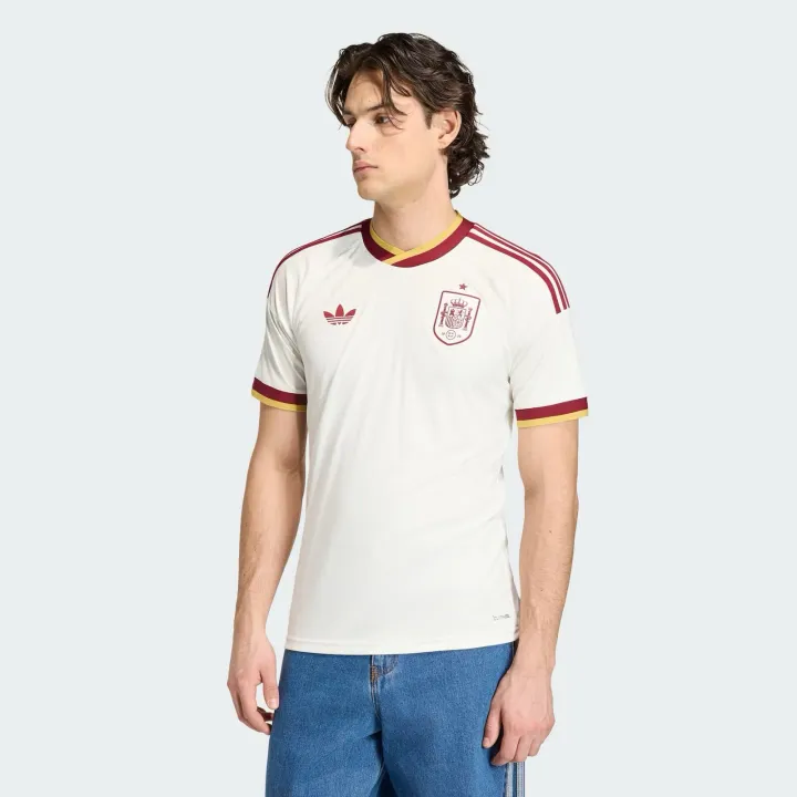 Spain%20Away%20Jersey%20World%20Cup%202026%20%20Half%20Sleeve%20Premium%20Quality%20Football%20Jersey%20(Logo%20Embroidery)%20-%20Image%202