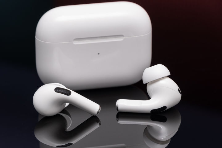 Airpods%20Pro%20Made%20In%20Dubai%20Bluetooth%20Earbuds%20-%20Bluetooth%20Headphone%20With%20Charging%20Case%20-Versatile%20functions%20for%20various%20activities%20-%20Image%207