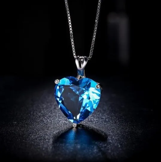 A%20Vintage%20Blue%20Sapphire%20Heart%20Pendant%20Necklace%20-%20Image%204