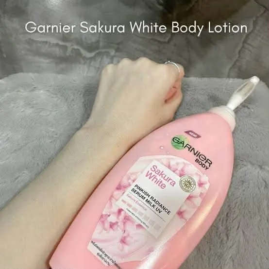 Garnier%20Skin%20Natural%20New%20Sakura%20Glow%20Hyaluron%20Body%20Serum%20Lotion%20-%20400ml%20-%20Image%206