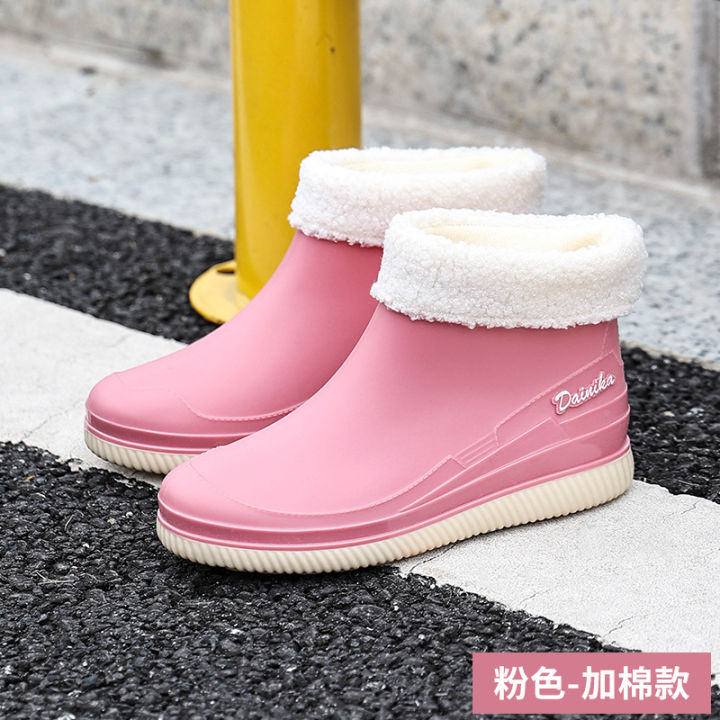 Rain%20boots%20women's%20short%20water%20boots%20fashion%20low-cut%20thickened%20net%20red%20rain%20boots%20warm,%20wear-resistant,%20non-slip%20outdoor%20kitchen%20shoes%20-%20Image%207