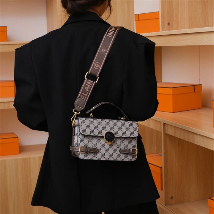 IVK%20Luxury%20Women%20Shoulder%20Bags%20Designer%20Crossbody%20Shoulder%20Purses%20Handbag%20Women%20Clutch%20Travel%20tote%20Bag%20-%20Image%204