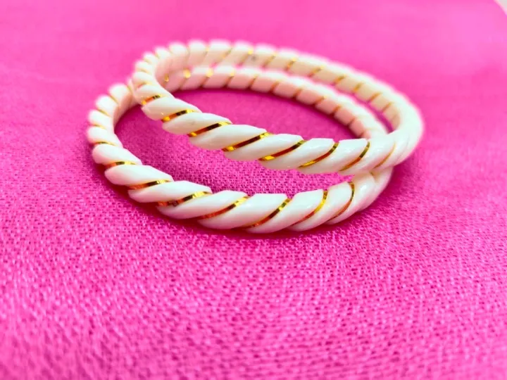 Exclusive%20Design%20Shakha%20Pola%20Bangles%20for%20Women%20,%20Sada%20Sakha%20Churi.%20Party%20,%20Wedding%20,%20Anniversary%20,%20Druga%20Puja%20&%20All%20Time%20Use%20Sakha%20Bangles.%20CD:Y5.%20-%20Image%204