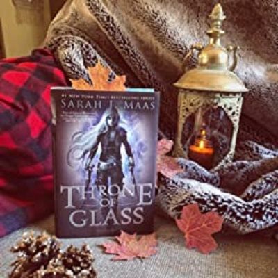 Throne%20of%20Glass%20%20(Throne%20of%20Glass%20#1%20)%20by%20Sarah%20J.%20Maas%20(Premium%20Paper%20and%20Matte%20Cover)%20-%20Image%204