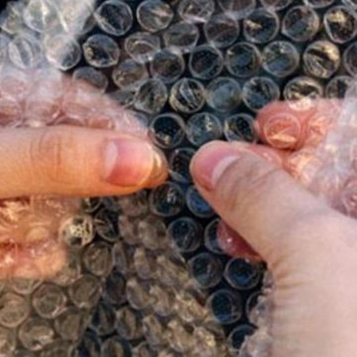 Bubble%20Wrap%20Paper%205%20Yard%20180%20Inch%20for%20Packaging%20Material%20-%20Image%203