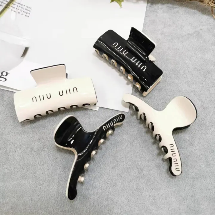 Hair%20accessories,%20Miumiu%20women's%20acetic%20acid%20grip%20large%20shark%20clip,%202024%20new%20high-end%20hair%20clip%20-%20Image%202