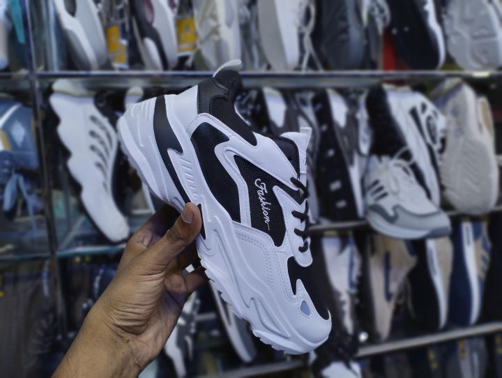 Versatile%20-Hot%20Collection%20Stylish%20and%20Fashionable%20Summer%20and%20Winter%20Exclusive%20Sneakers%20black%20sports%20shoe%20-%20Image%202