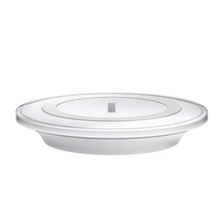 Galaxy%20S6%20Edge%20Wireless%20Charger%20Pad%20%E2%80%93%20White%20-%20Image%204