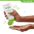 Simple Kind to Skin Moisturising Facial Wash (150ml).