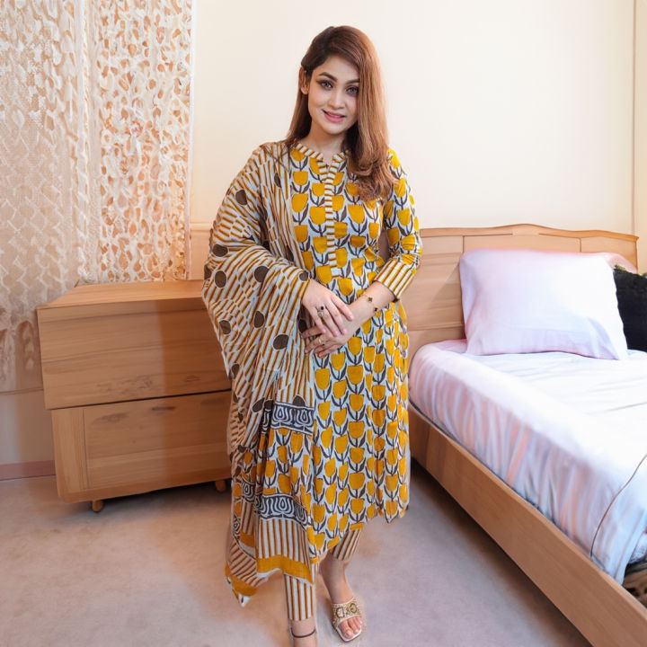 New Exclusive Cotton Unstitched Screen Print Fashionable and Comfortable Three Pieces for Women - Perfect for All Season