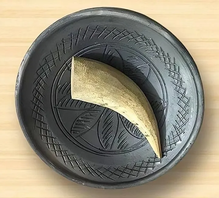 Batna%20Gutna%20Vorta%20Batna%20Batna%20Nora%20Batna%20Matir%20Bat%20Traditional%20Clay%20Kitchen%20Tools%20For%20Grinding%20And%20Mixing%20pisni%20nora%20-%20Image%207