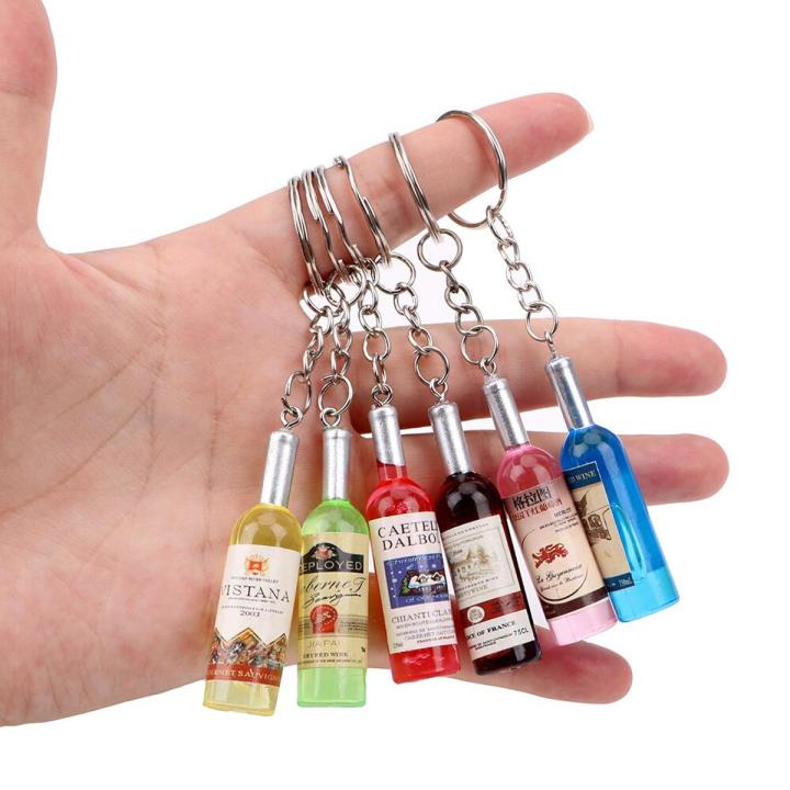 trendy Car Keychain Auto Key Rings - Key Chains (random color)- 1 pcs