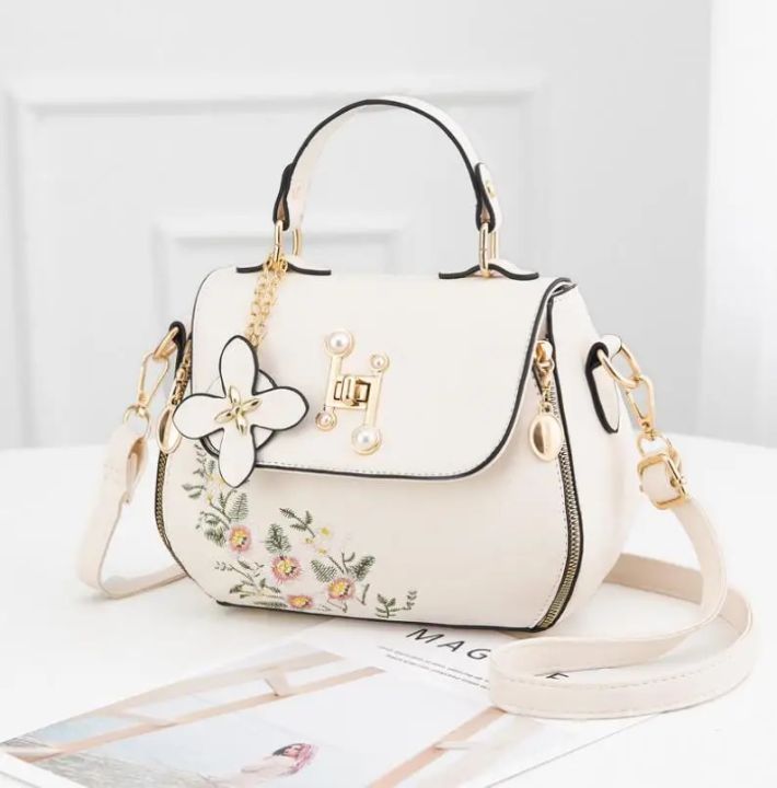 Fashion%20Embroidery%20Female%20Bags%202022%20New%20Handbags%20Small%20Bag%20Sweet%20Lady%20Shoulder%20Bag%20High%20Quality%20PU%20Leather%20Messenger%20Bag%20-%20Image%205