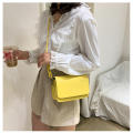 Fashionable Mini Bag Square-shaped Shoulder Bag Square Crossbody Bag Stylish Summer Handbag Mini Bag With Acrylic Chain. 