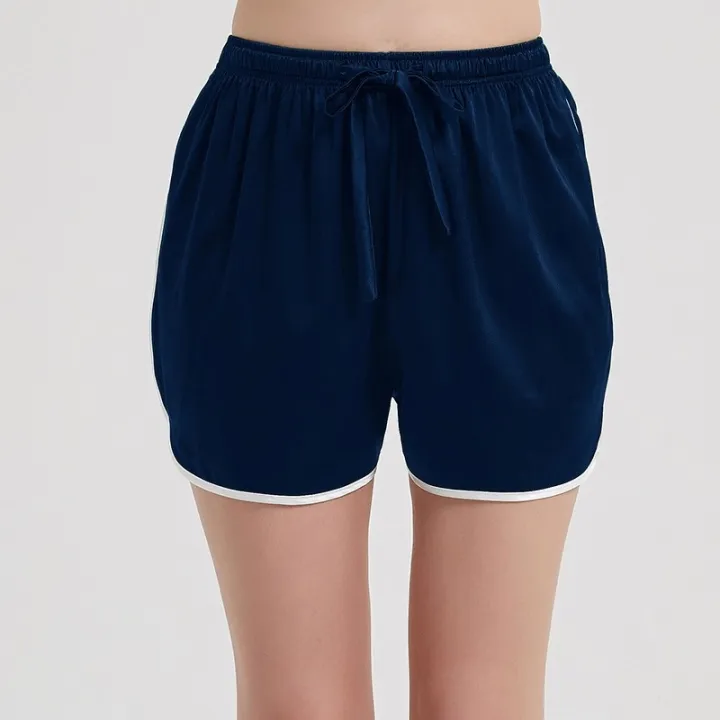 Effortless%20Elegance:%20Mulberry%20Silk%20Charmeuse%20Shorts%20for%20Chic%20Loungewear%20-%20Image%204