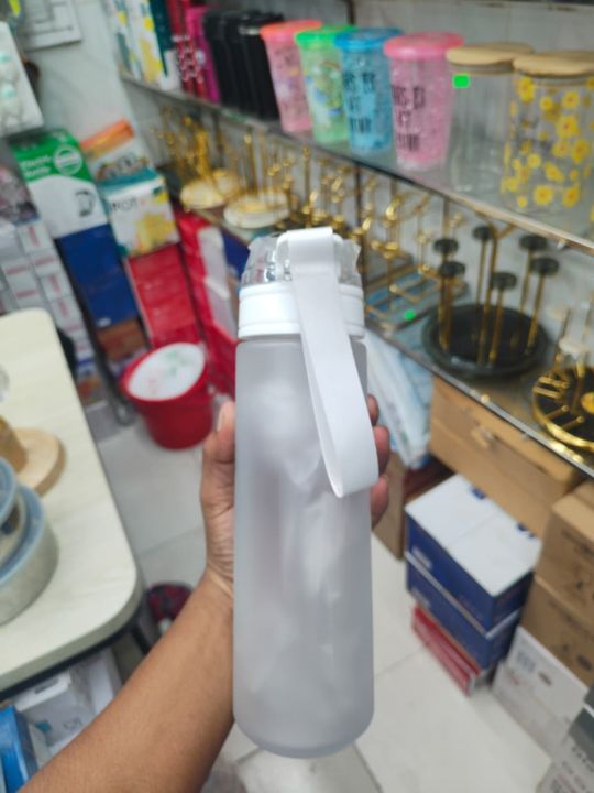 Frosted%20White%20Motivational%20Water%20Bottle%20%E2%80%93%20BPA-Free,%20Leakproof,%20Portable%20Sports%20&%20Gym%20Bottle%20(1000%20ml)%20-%20Image%204