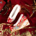 Auspicious Ruyi 2023 Winter New Xiuhe with Chinese Embroidered Pearl Slope and Ancient Style Hanfu Wedding Shoes.