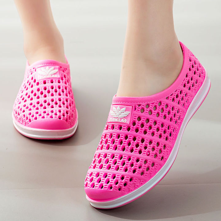 2023New%20Coros%20Shoes%20Men's%20and%20Women's%20Summer%20Korean%20Style%20Soft-Soled%20Non-Slip%20Breathable%20Beach%20Shoes%20Closed%20Toe%20Couple%20Work%20Sandals%20-%20Image%202