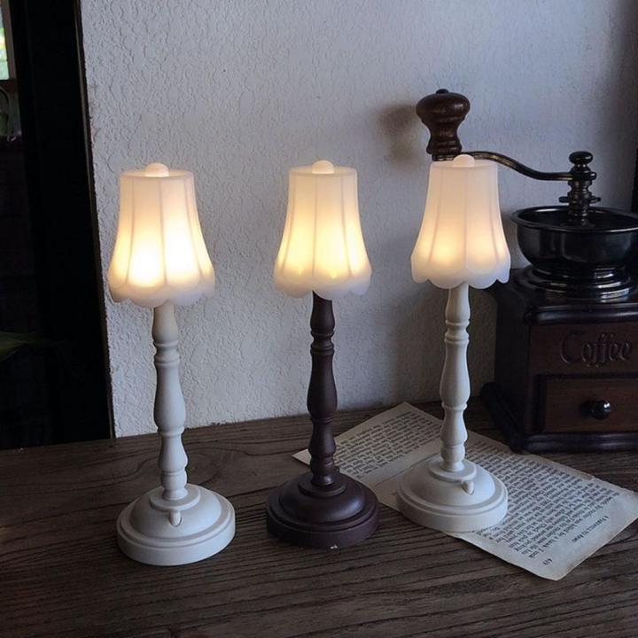 Aesthetic%20Retro%20Warm%20White%20Vintage%20Room%20Ornaments%20Bedside%20Lighting%20Night%20Light%20Table%20Lamp%20-%20Image%207