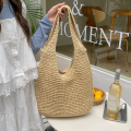 Woven Straw Straw Bag Fashionable Versatile Lightweight Shoulder Bag Large Capacity Tote Bag for Summer Vacation Beach Travel Daily Use.