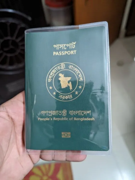 High%20Quality%20Transparent%20Passport%20Cover%20With%20Card%20Holder%20-%20Image%203