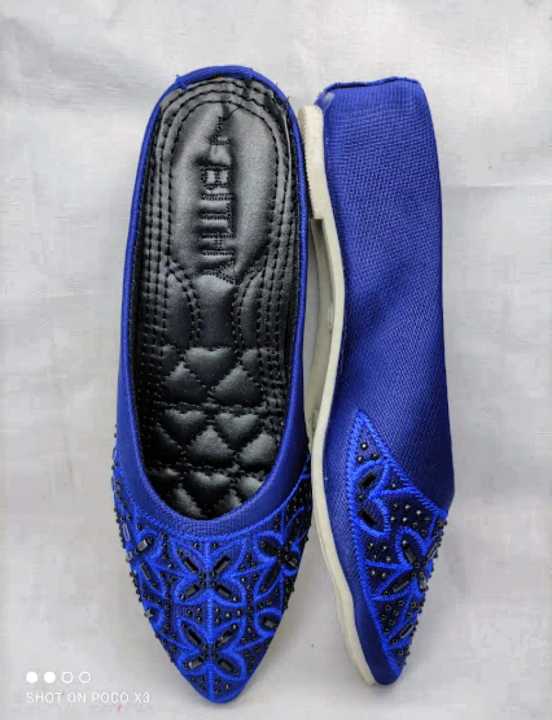 Pakistani%20Nagra%20Jutti%20for%20Women%20and%20Men%20-%20Traditional%20Flat%20Shoes%20-%20Image%204
