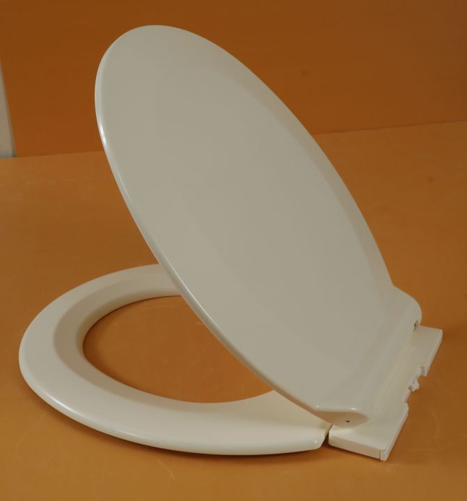 Premium%20Adjustable%20Round%20Toilet%20Seat%20Cover%20with%20Hydraulic%20Hinge,%20Durable%20Plastic,%20M-704%20-%20Image%207