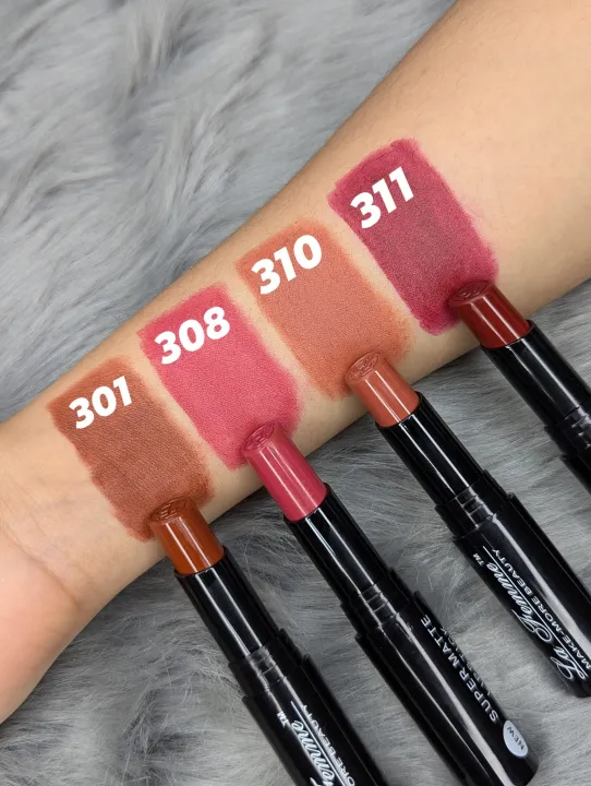 La%20Femme%20Super%20Matte%20Lipstick%20-%20Image%204