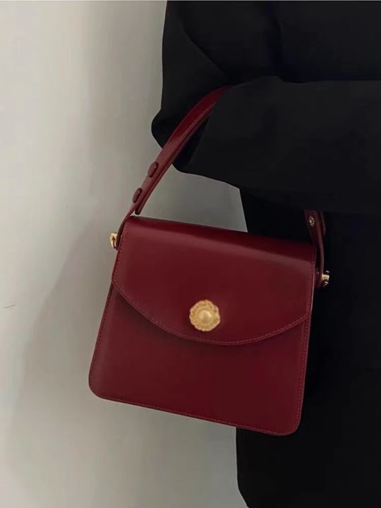 Red%20Fashion%20Retro%20Sense%20Handbag%20Small%20Square%20Bag%202023%20New%20Niche%20Premium%20Bag%20Female%20Bride%20One%20Shoulder%20Crossbody%20Bag%20-%20Image%202