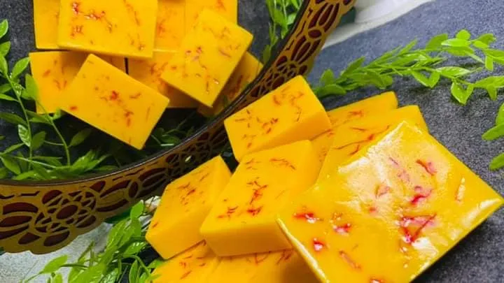Hand%20made%20safron%20soap%20100gm%20-%20Image%209