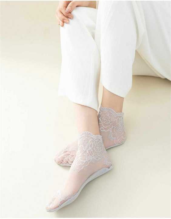 Fashion%20Women%20Lace%20Flower%20Socks%20Female%20Elastic%20Thin%20Breathable%20Ankle%20Socks%201Pairs%20-%20Image%202