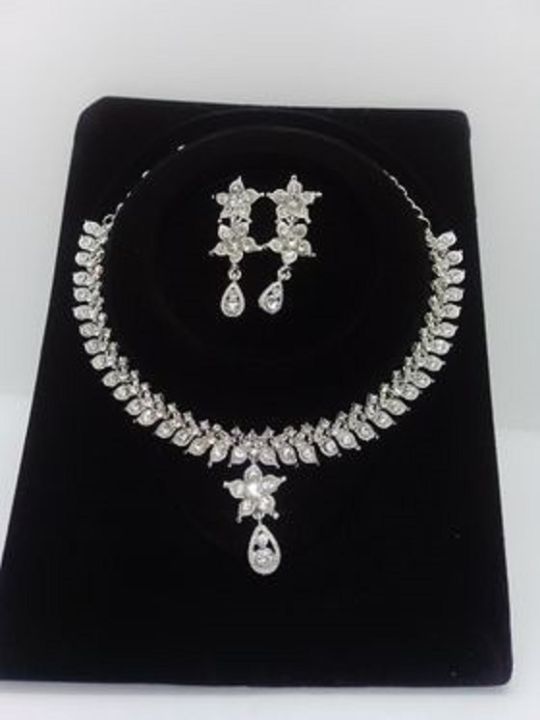 Neckless%20for%20Women%20inden%20Jewellery%20Necklace%20Set%20-%20Image%203