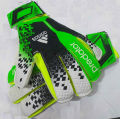 Football Hand Gloves - Ensure Warmth And Protection For Your Hands During Play - Includes 1 Pair. 