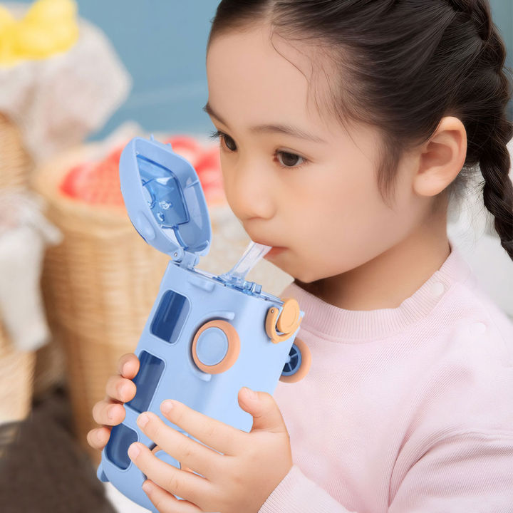 500ML%20Bus%20Shape%20Straw%20Water%20Bottle%20with%20Movable%20Wheels%20Strap%20Cute%20Car%20Water%20Bottle%20Leakproof%20for%20Sports%20Camping%20Picnic%20-%20Image%203