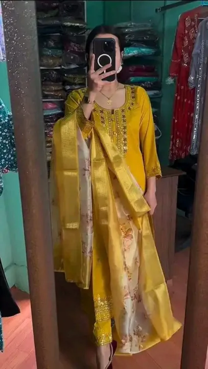 New%20Fashionable%20Stylish%20Gorgeous%20lilen%20readymade%20Three%20Piece%20For%20Women.%20-%20Image%203