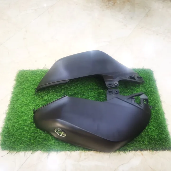 Tank%20Cover%20Mat%20Black%20Yamaha%20R15%20V3%20-%20Image%206