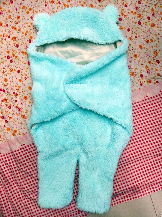 Baby%20Sleeping%20Bag%20Ultra-Soft%20Fluffy%20Fleece%20%E2%80%93%20Newborn%20Receiving%20Blanket%20&%20Swaddle%20Wrap%20-%20Image%202
