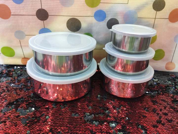 Stainless%20steel%20Storage%20Bowls%205Pcs%20Set%20With%20Food-Grade%20Plastic%20Cover,Protect%20Fresh%20box%205%20Pcs%20Bowls%20Set,5-Piece%20Bowl%20Set%20Airtight,%20Leak-Proof,%20Freezer-Safe.%20-%20Image%202