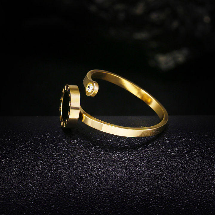 %5B%20New%20%5D%20Japanese%20and%20Korean%20Simple%20Rhinestone%20Black%20round%20Personalized%20Ring%20Female%20Boutique%20Titanium%20Steel%20Fashion%20Design%20Light%20Luxury%20All-Match%20Earrings%20-%20Image%203