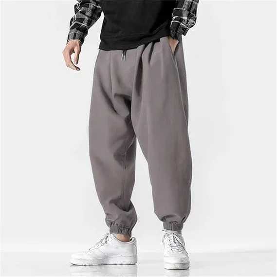 Soft%20&%20Breathable%20Men's%20Harem%20Trousers%20-%20Ideal%20for%20Hot%20Summer%20Days%20-%20Image%203