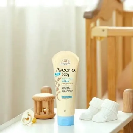 Aveeno%20Baby%20Daily%20Moisture%20Lotion,%20227g%20-%20Image%208