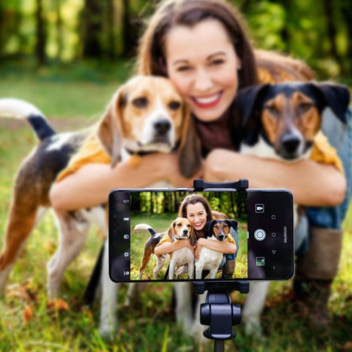 1%20PCS%20Phone%20Selfie%20Shutter%20Remote%20Control%20Ring%20Wireless%20Smart%20Remote%20Control%20Ring%20Portable%20MiNi%20(Black)%20-%20Image%202