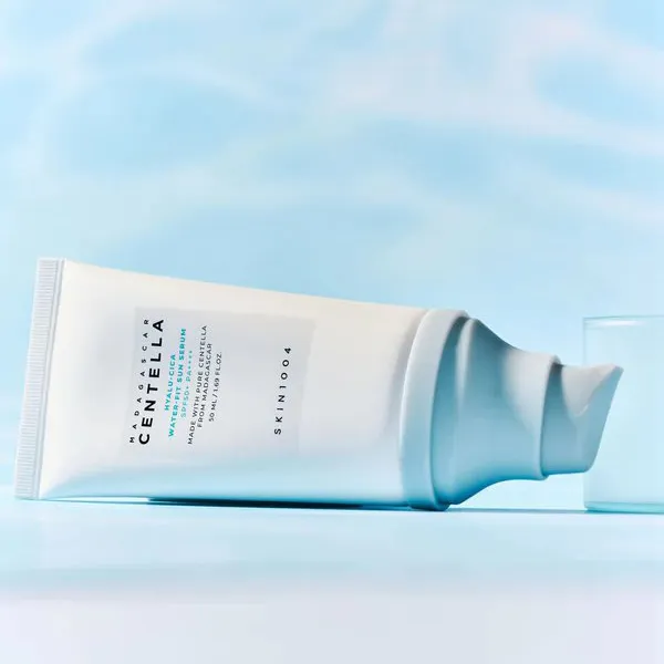 Skin1004%20Madagascar%20Centella%20Hyalu%20Cica%20Water%20Fit%20Sunscreen%2050ml%20-%20Image%202